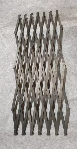 Köynnössäleikkö, musta haitarimalli - Kasvintuenta - 6430040626290 - 1